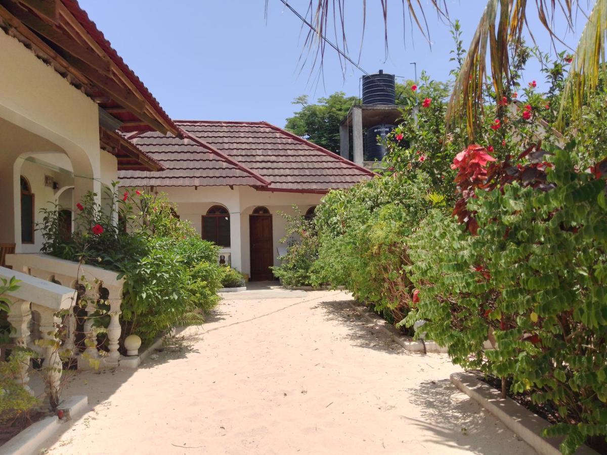 H & H Bungalows Нунгви Экстерьер фото