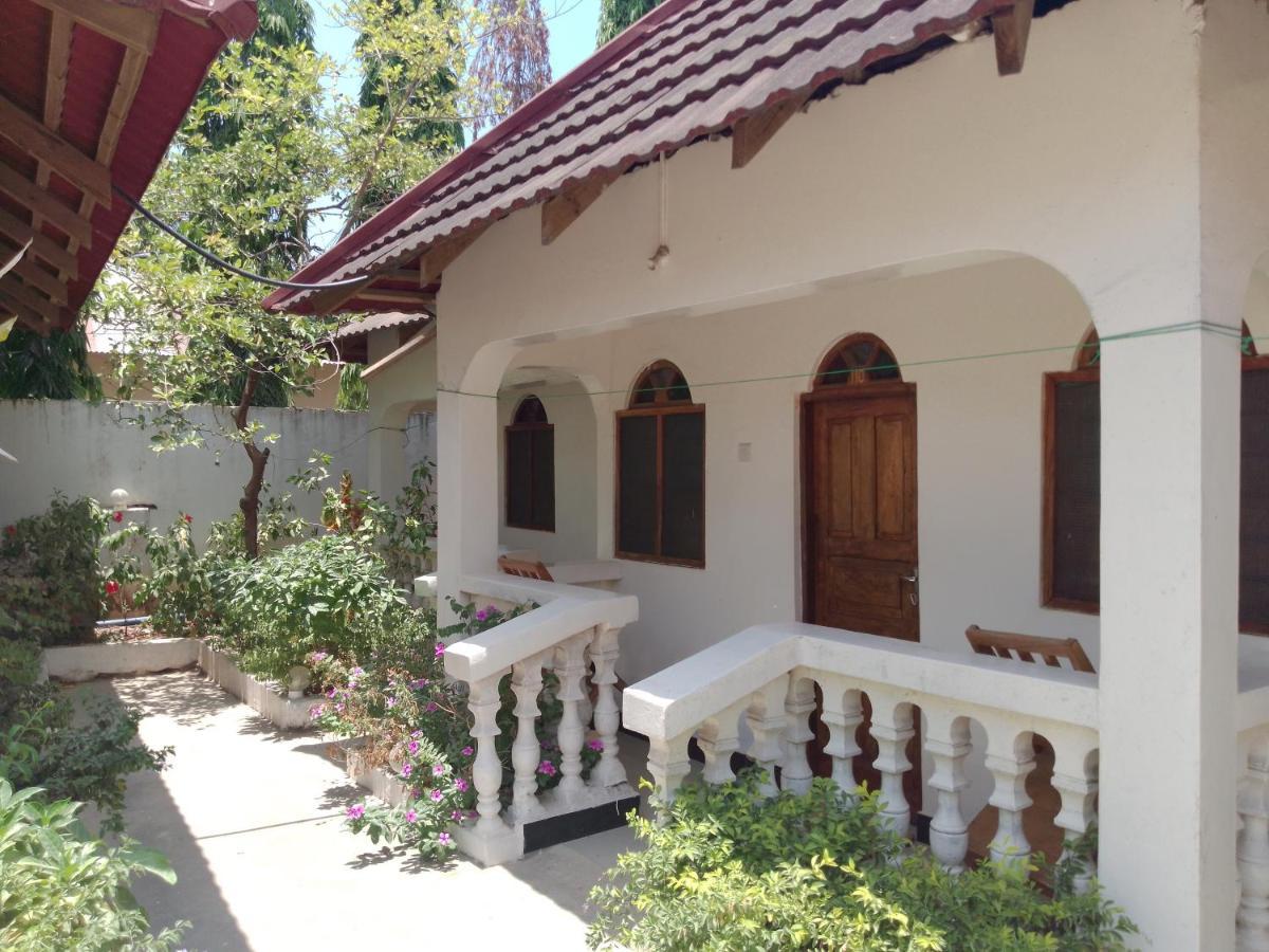 H & H Bungalows Нунгви Экстерьер фото