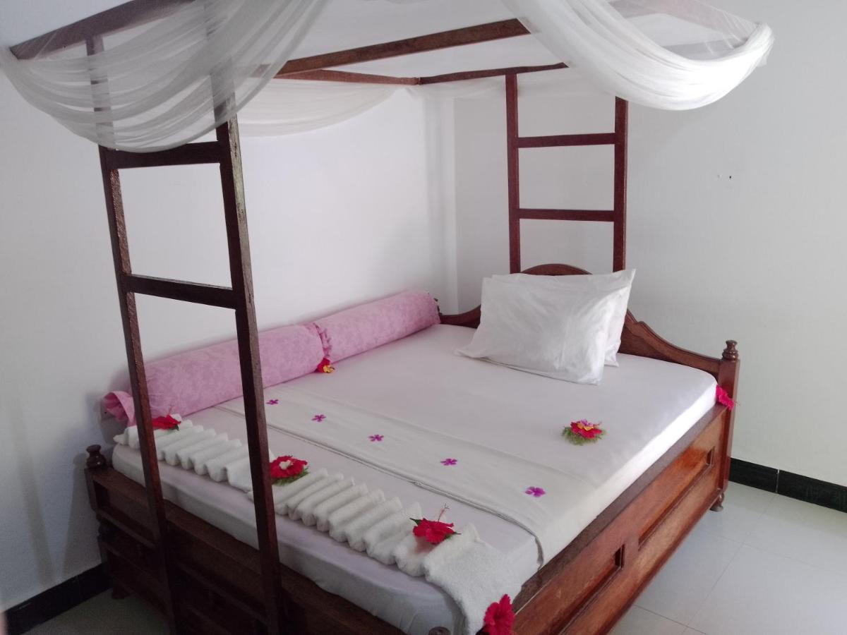 H & H Bungalows Нунгви Экстерьер фото